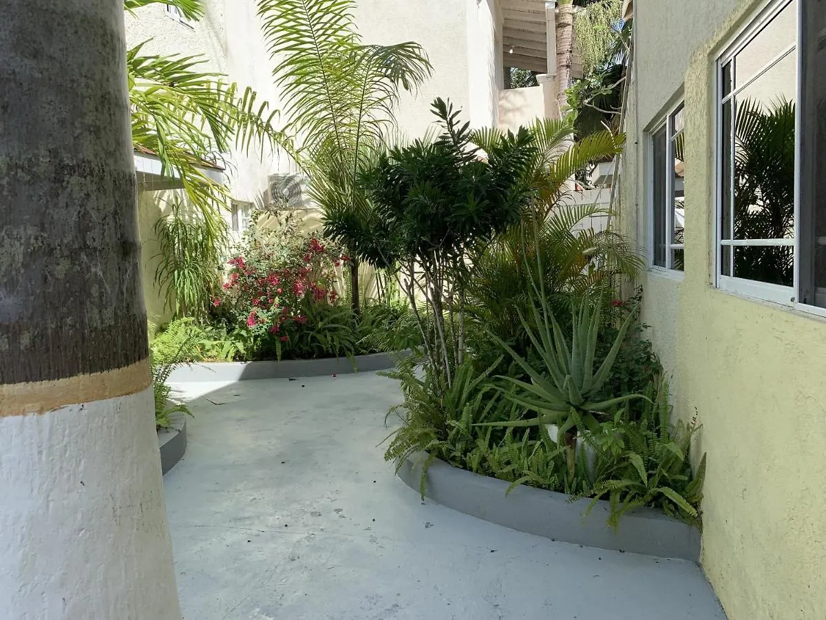 Comfy Stay In Jamaica -Enjoy 7 Miles Of White Sand Beach! Villa Negril