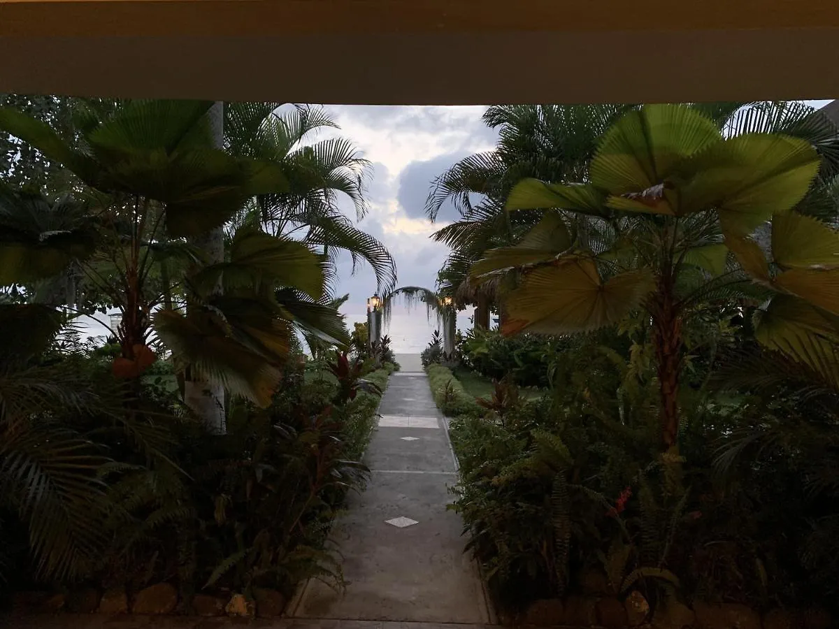 Comfy Stay In Jamaica -Enjoy 7 Miles Of White Sand Beach! Villa Negril Jamaïque